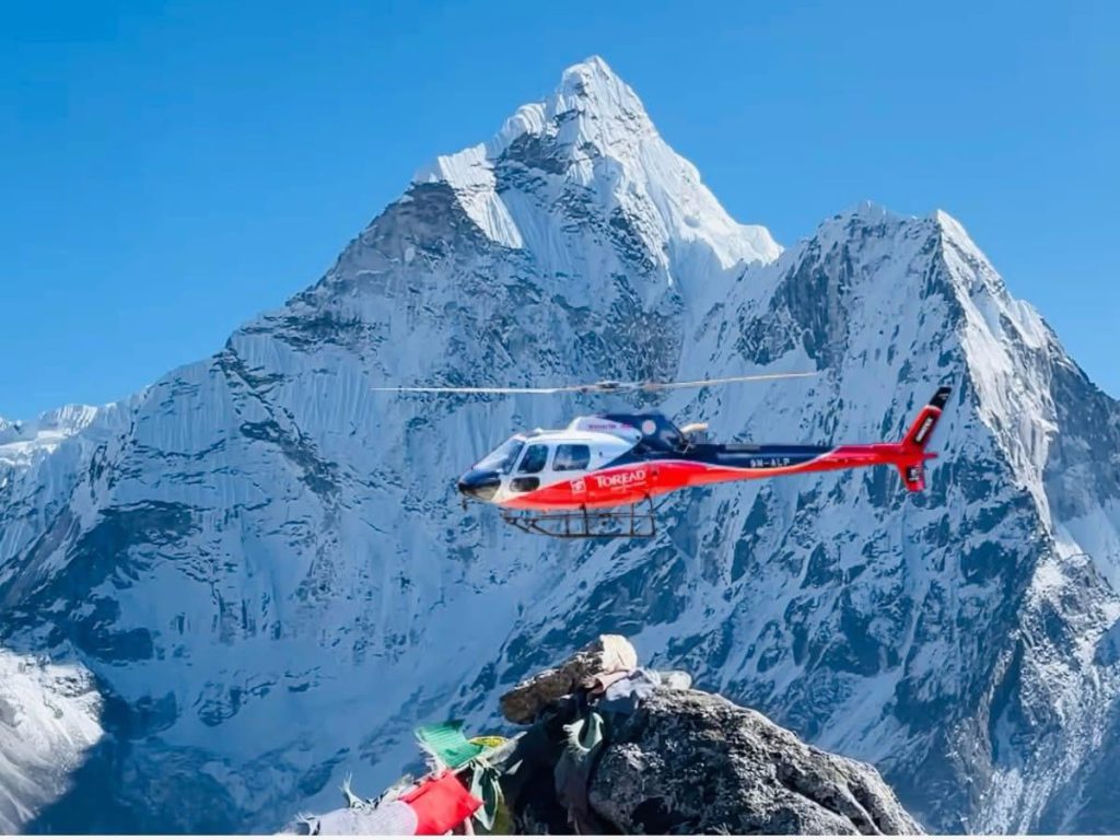 Everest heli Tour
